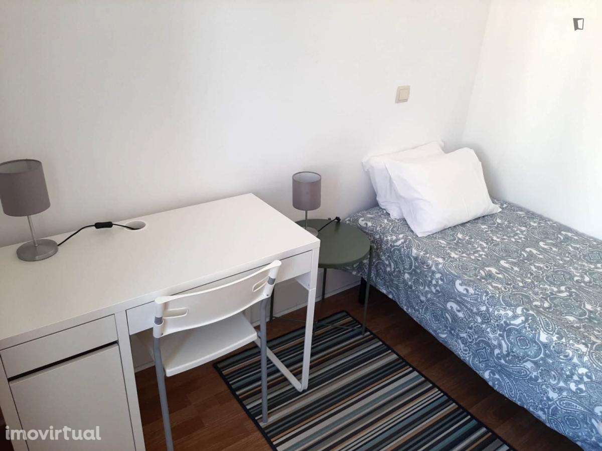 Quarto - localizado em Cedofeita Porto - Grande imagem: 2/10