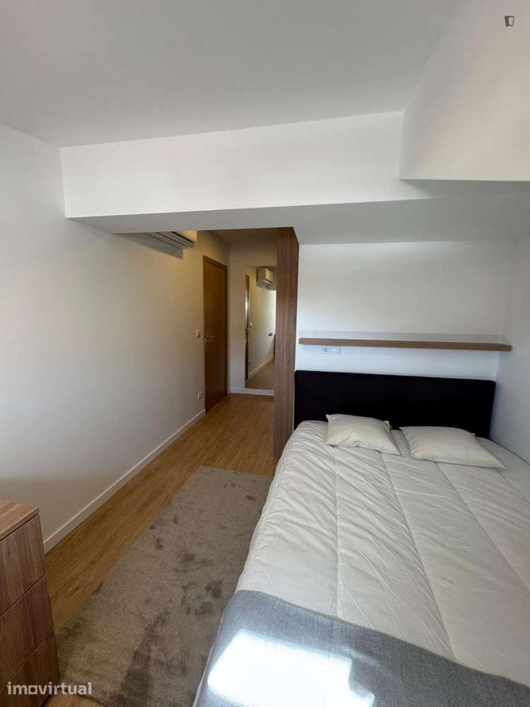 Quarto - localizado em Paranhos Porto - Grande imagem: 4/12