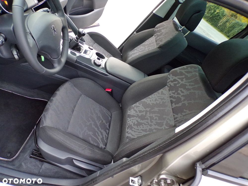 Peugeot 3008 HDi 150 Allure - 25