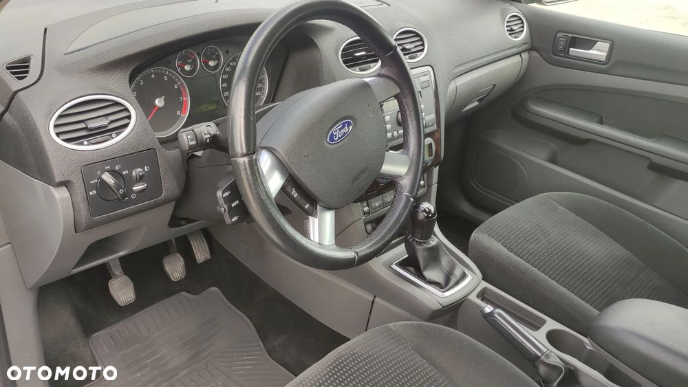 Ford Focus 1.6 Ti-VCT Ghia - 9