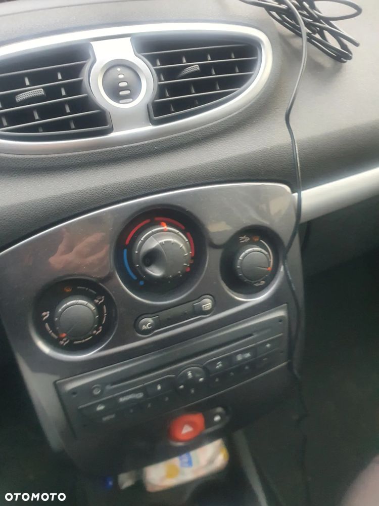 Renault Clio - 7