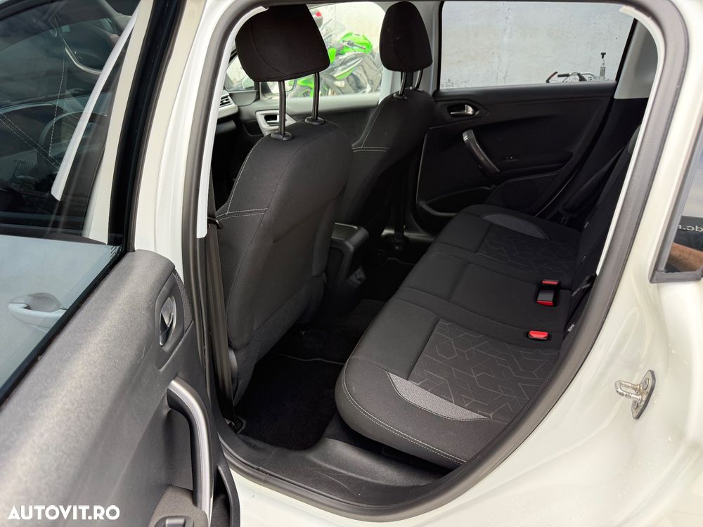 Peugeot 2008 PureTech 130 GPF Stop&Start Signature - 11