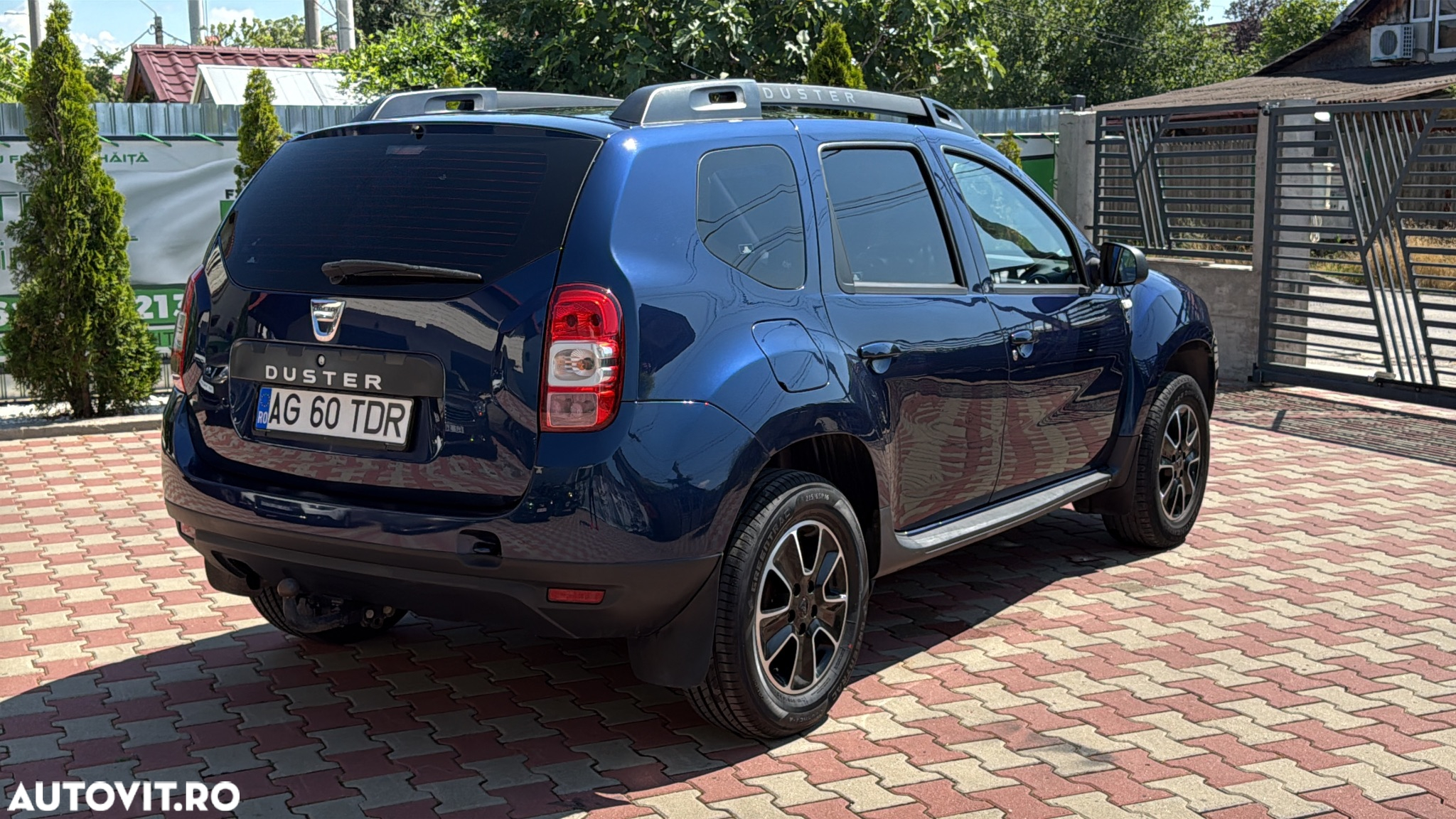 Dacia Duster 1.6 4x2 Laureate - 8