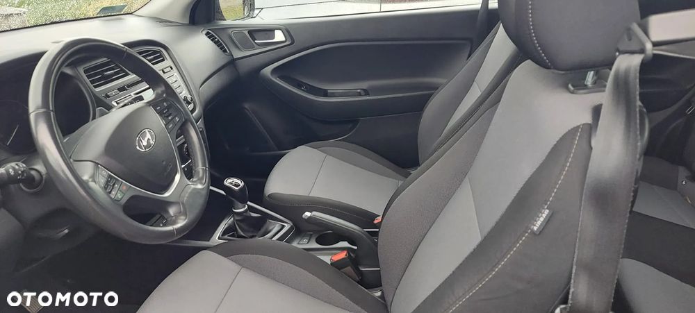 Hyundai i20 1.4 Comfort - 24