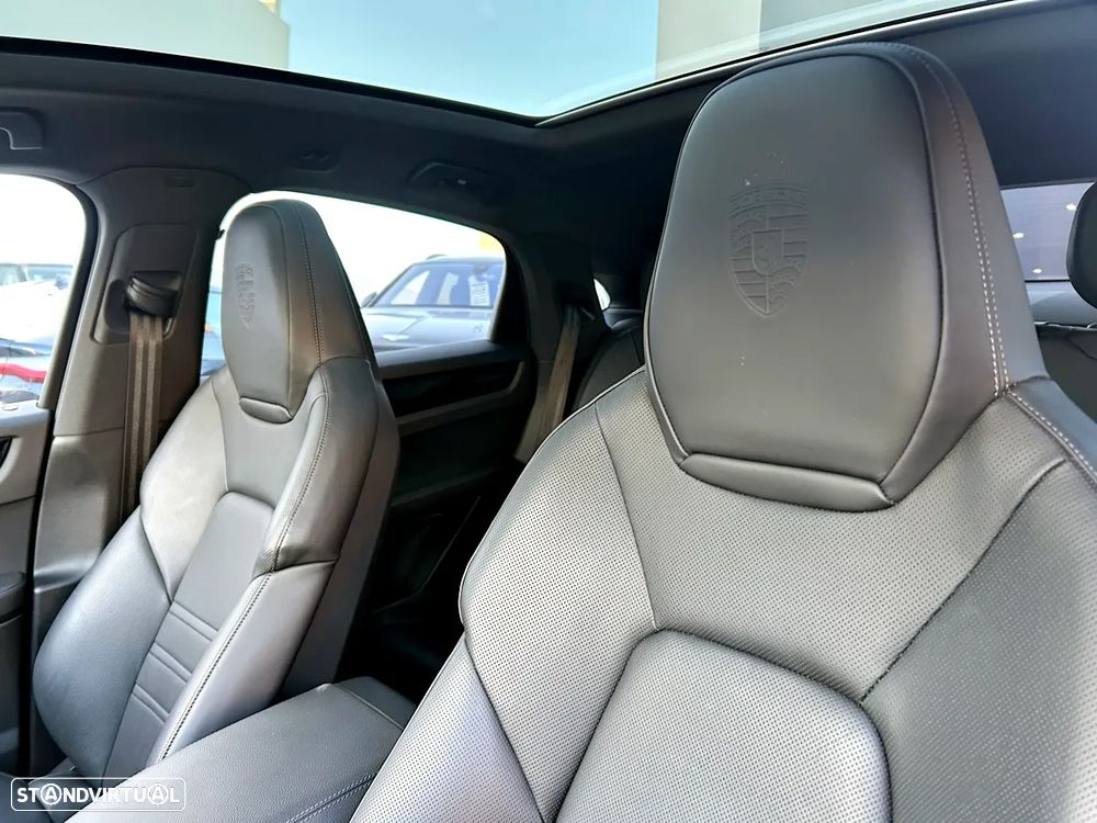 Porsche Cayenne Coupé E-Hybrid - 24