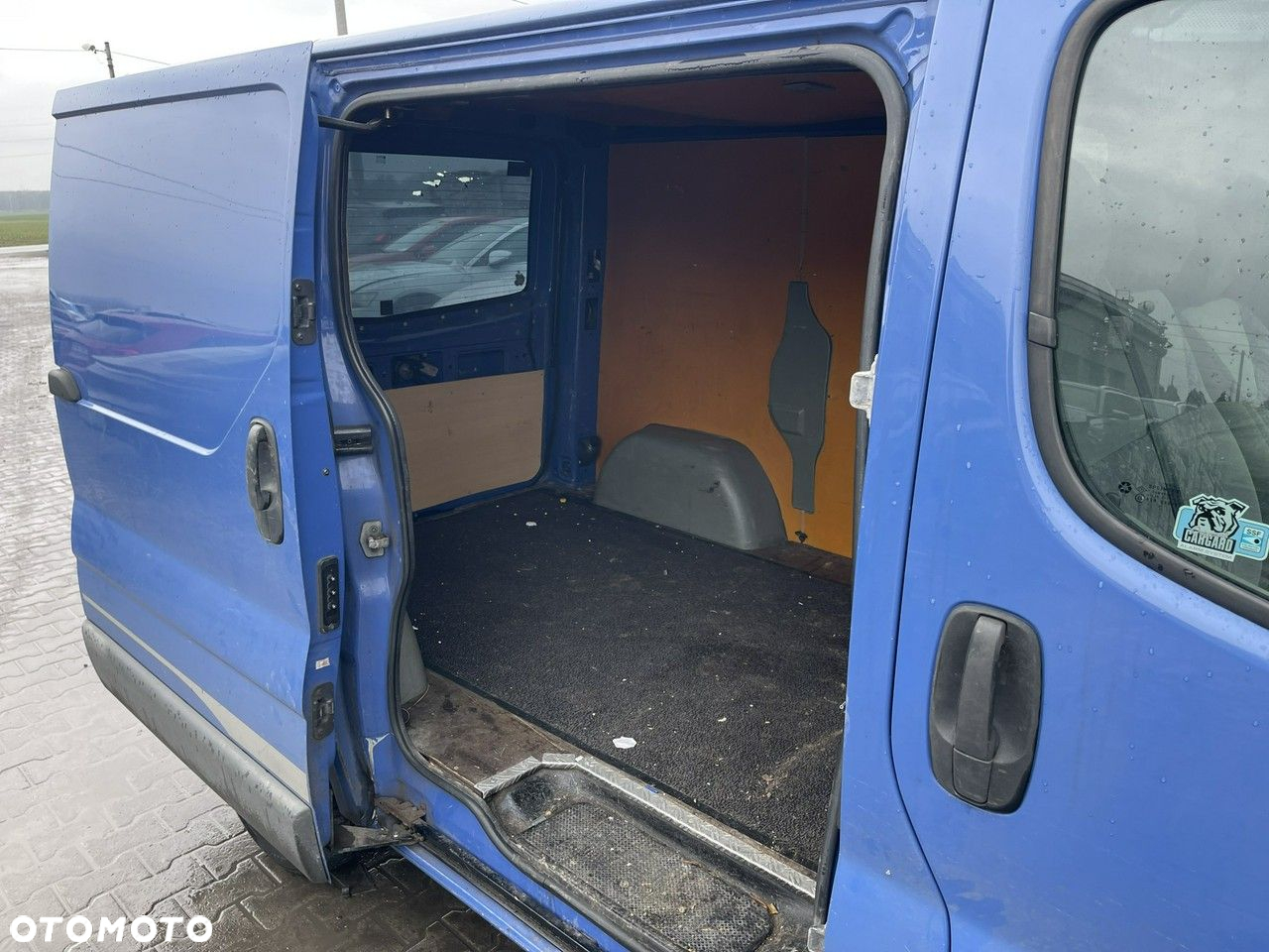 Opel Vivaro - 11