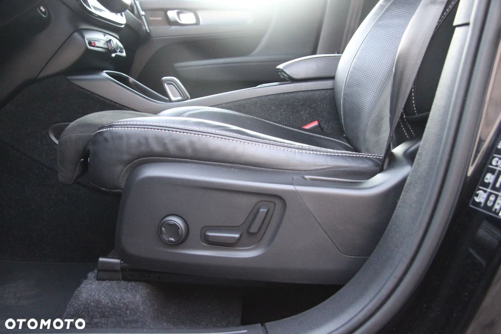 Volvo XC 40 D4 AWD Geartronic R-Design - 14