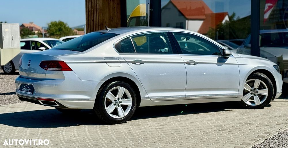 Volkswagen Passat 2.0 TDI DSG Highline - 13