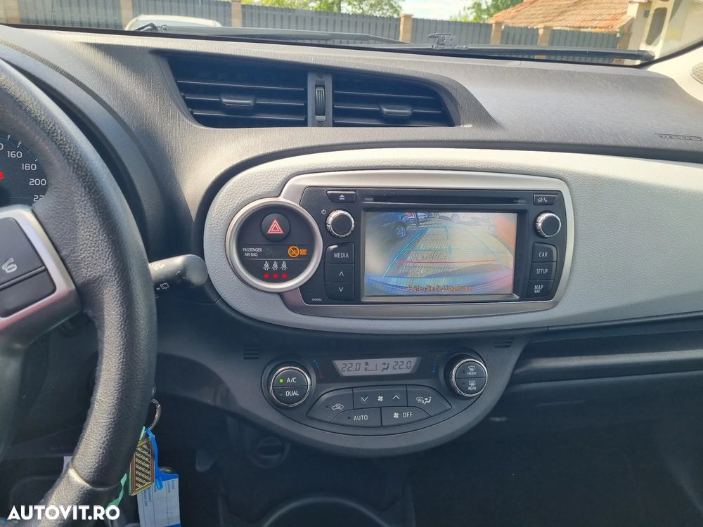 Toyota Yaris 1.5 VVT-i HSD Luna - 18