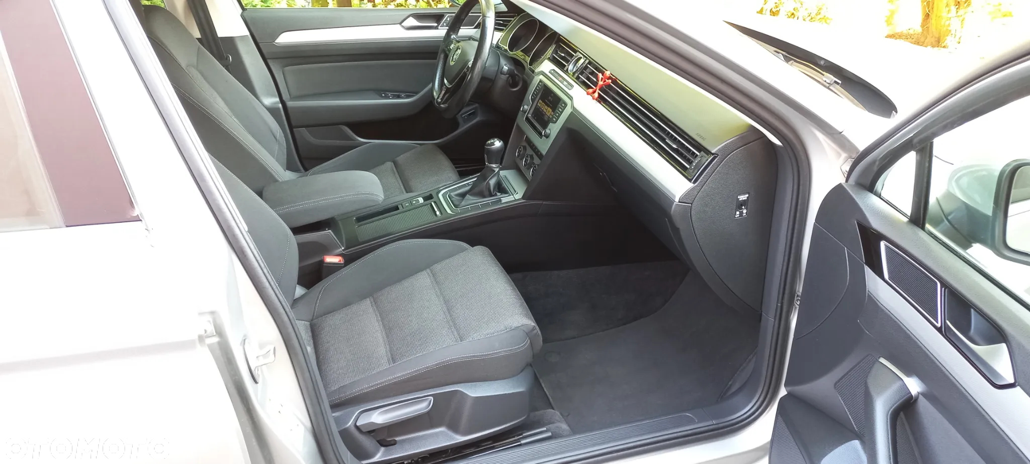 Volkswagen Passat - 11