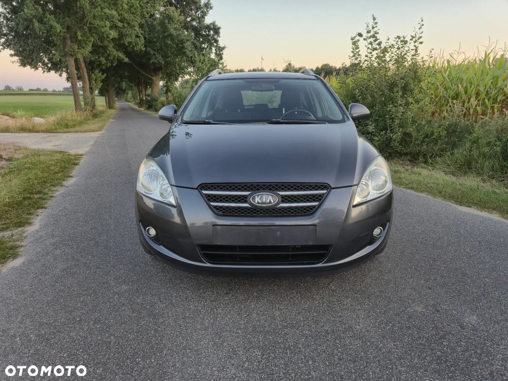 Kia Ceed - 8
