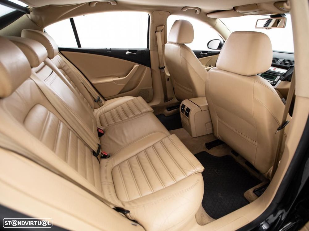 VW Passat - 11