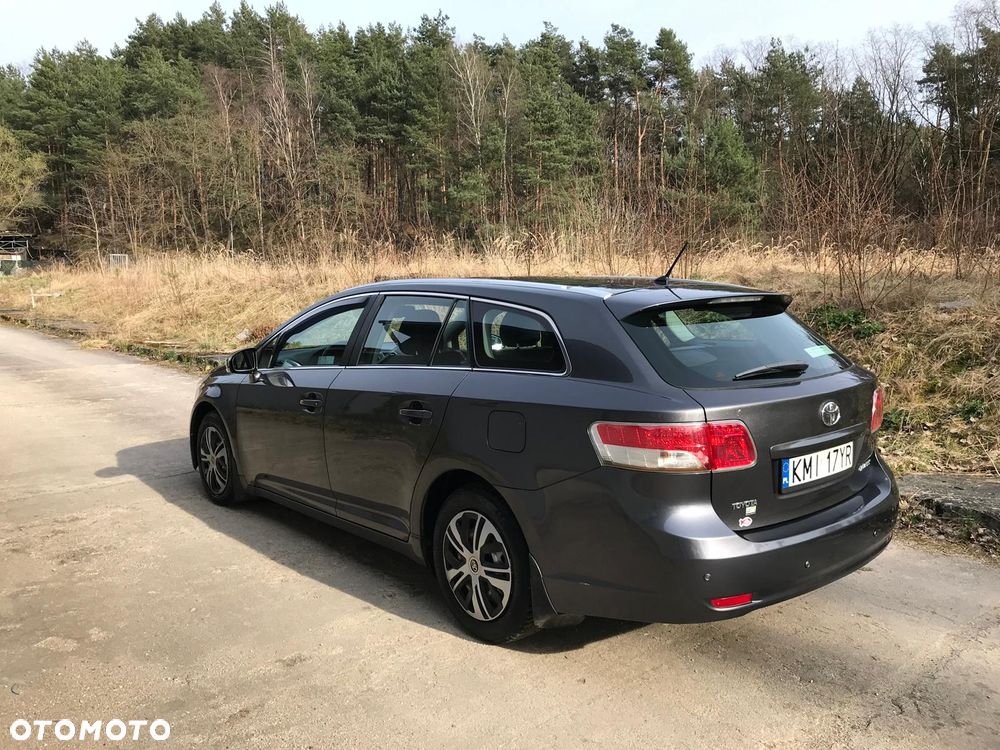 Toyota Avensis - 4