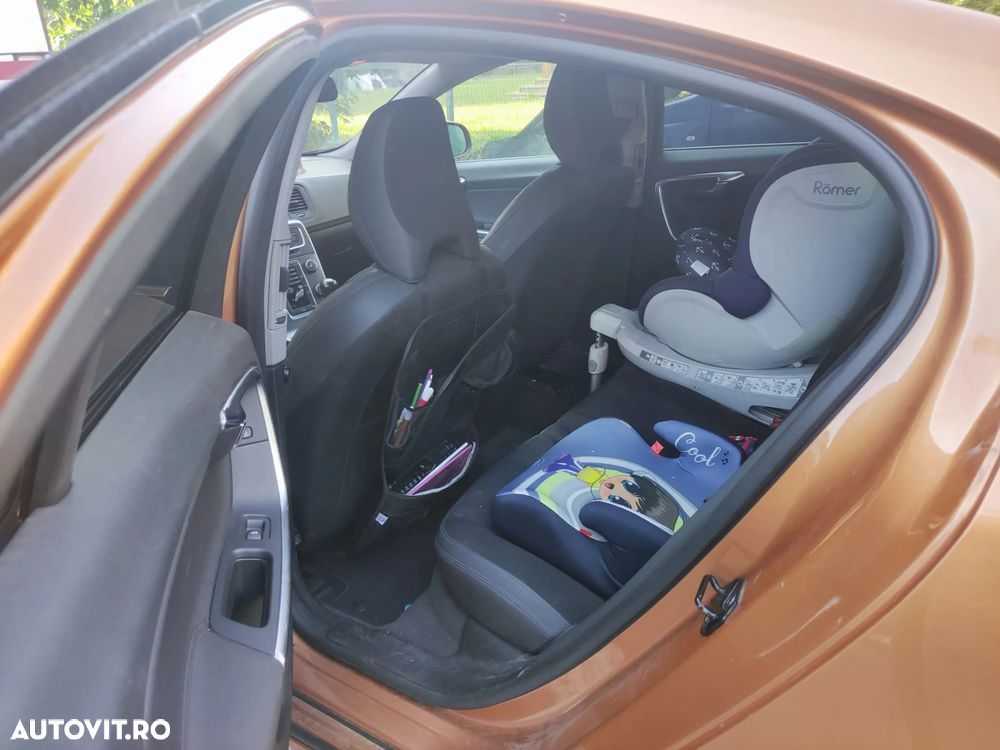 Volvo S60 T3 Kinetic - 5