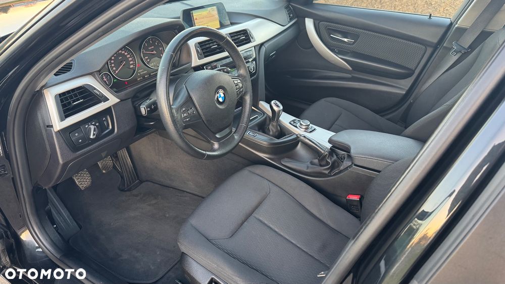 BMW Seria 3 316d Sport Line Shadow - 11