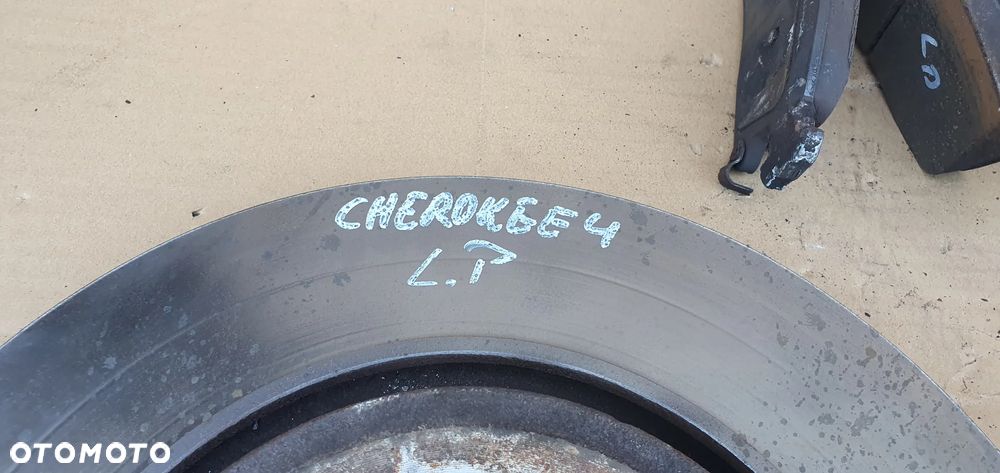 Tarcze hamulcowe klocki przód przednie Jeep Grand Cherokee IV WK2 - 8