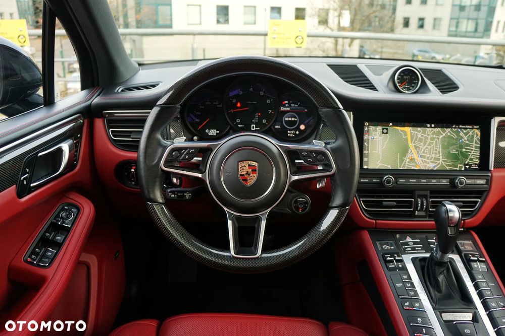 Porsche Macan - 25