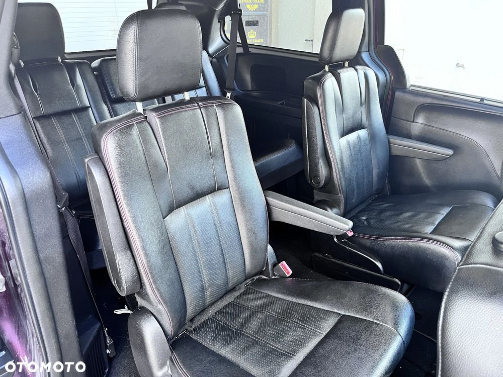 Dodge Grand Caravan - 17