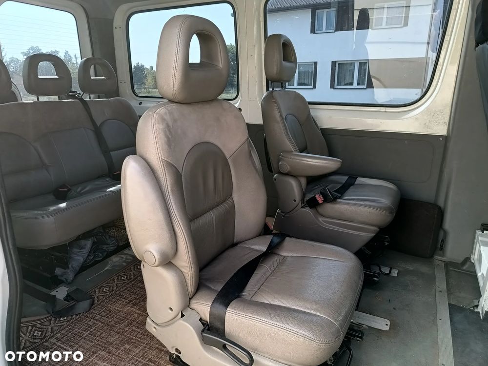 Mercedes-Benz Sprinter 2.7 CDI 9 osób klima hak 3 tony - 8