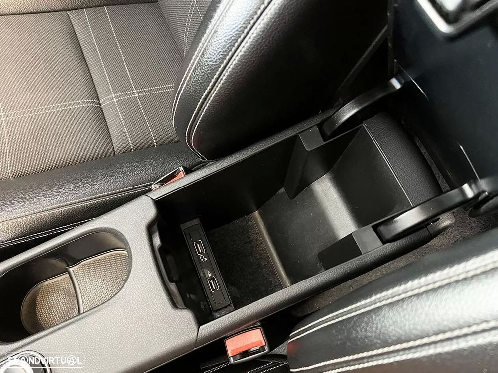 Mercedes-Benz GLA 180 d Style - 14