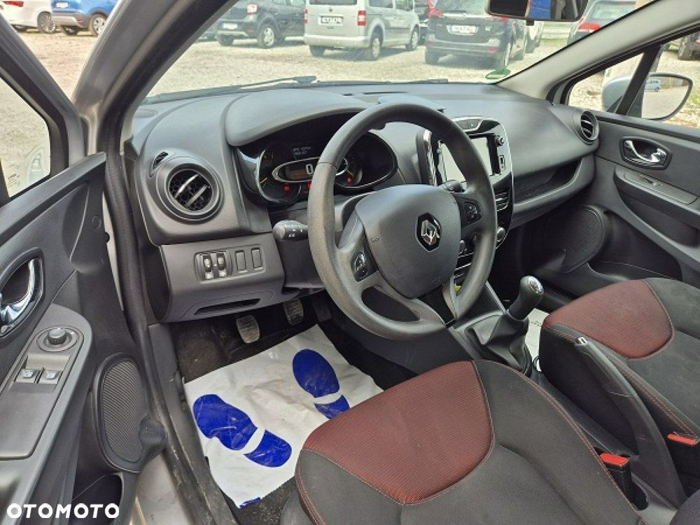 Renault Clio - 10