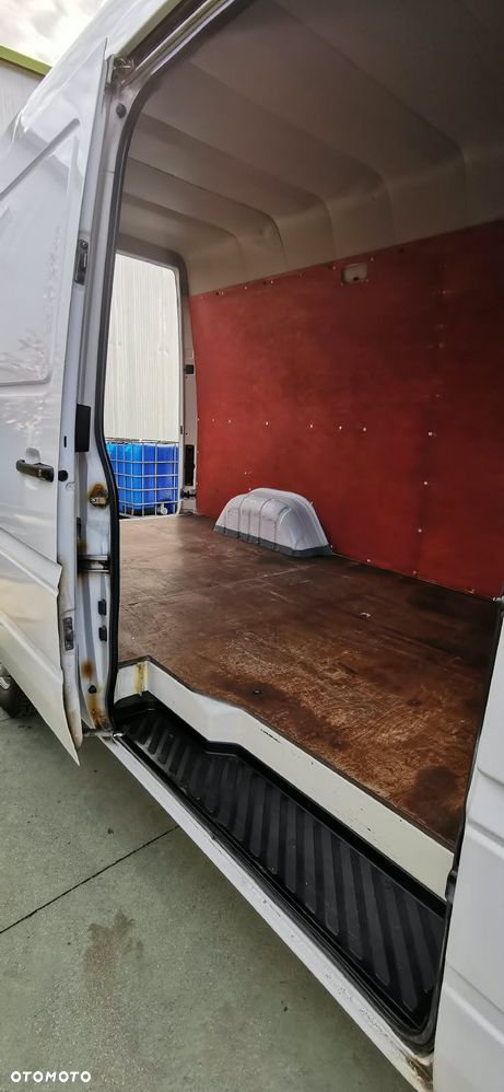 Mercedes-Benz Sprinter - 14