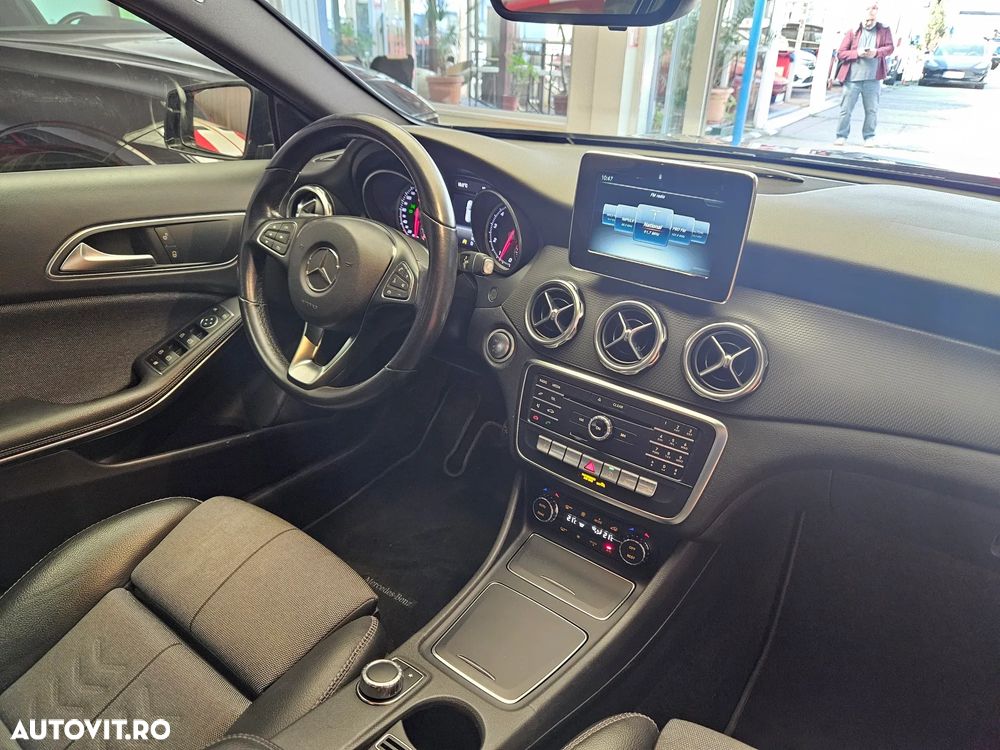 Mercedes-Benz GLA - 15