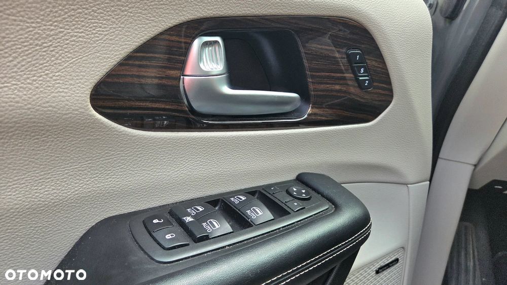 Chrysler Pacifica - 22