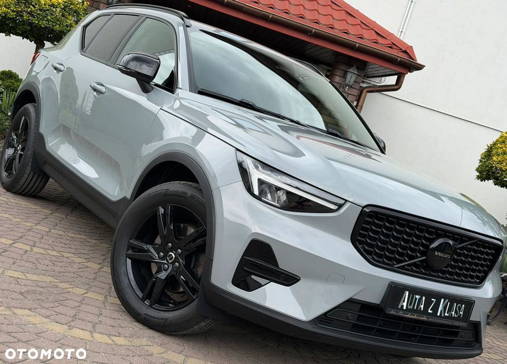 Volvo XC 40 B3 B DKG Ultra Black Edition - 2