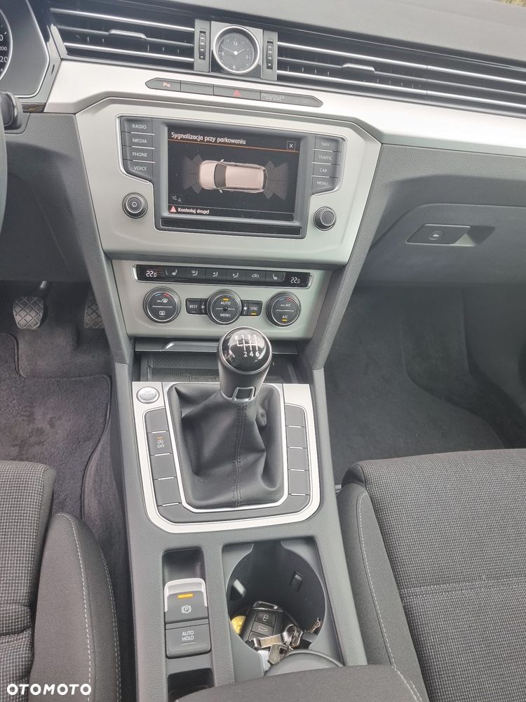 Volkswagen Passat Variant 2.0 TDI (BlueMotion Technology) Comfortline - 18