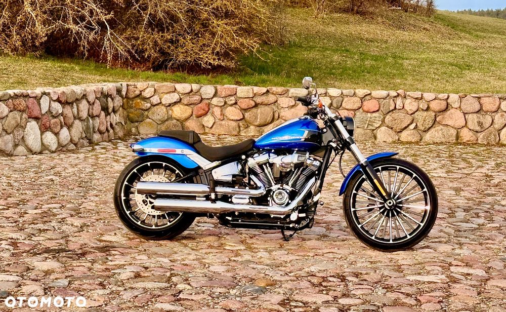 Harley-Davidson Softail Breakout - 22