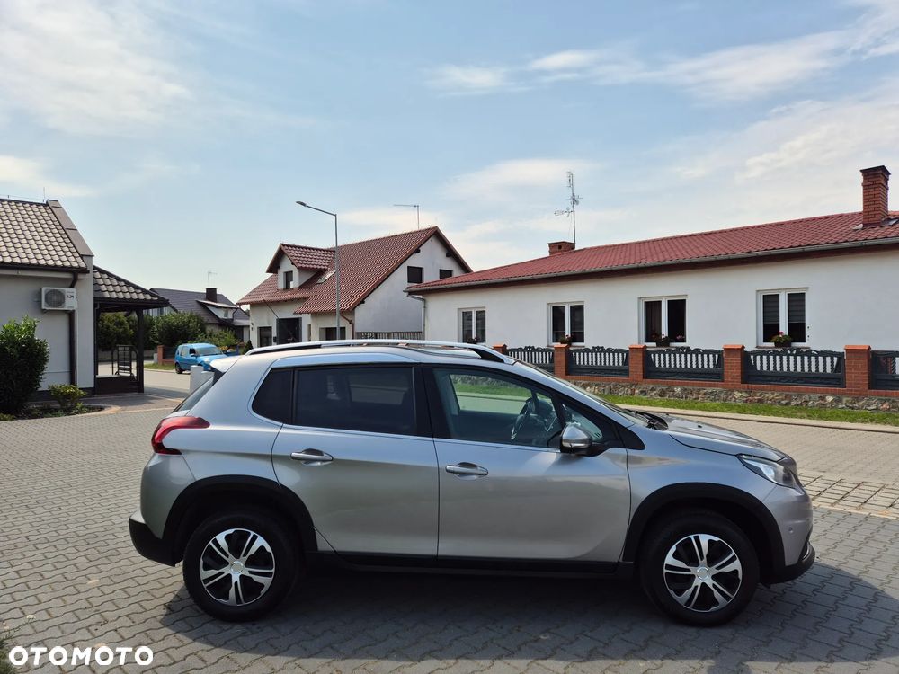 Peugeot 2008 1.2 Pure Tech Allure S&S - 2