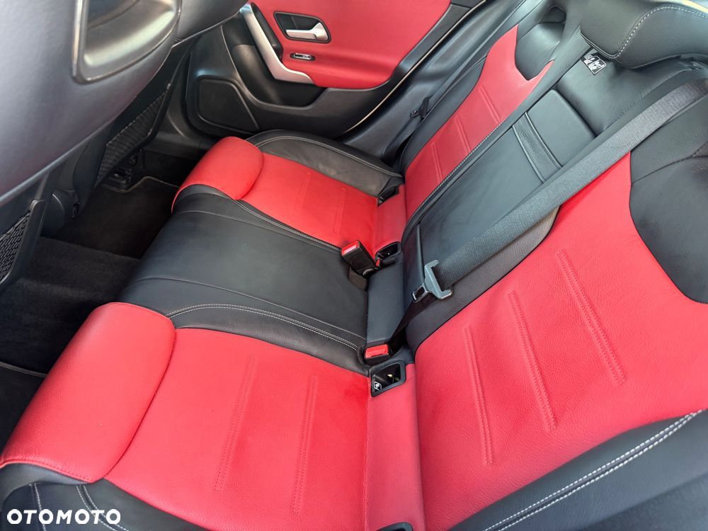 Mercedes-Benz CLA 250 4-Matic AMG Line 7G-DCT - 12