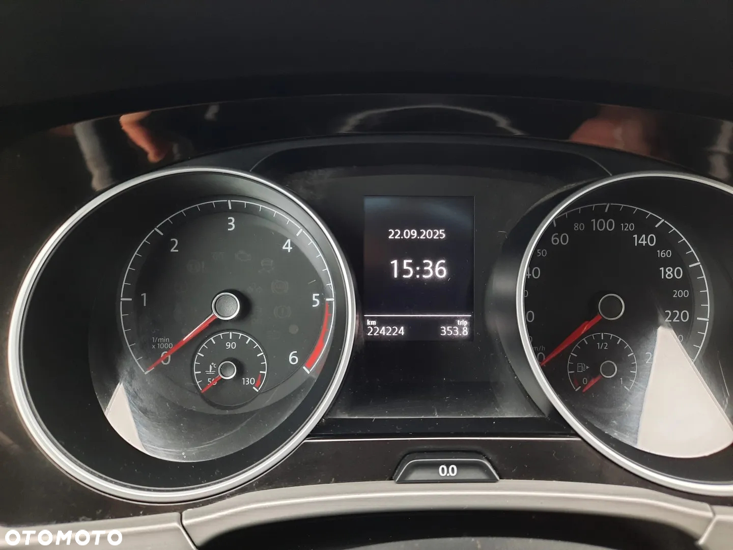 Volkswagen Touran 1.6 TDI SCR BlueMotion Technology DSG Trendline - 25