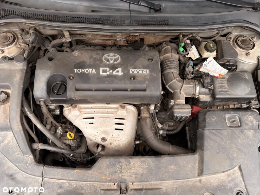Toyota Avensis - 38