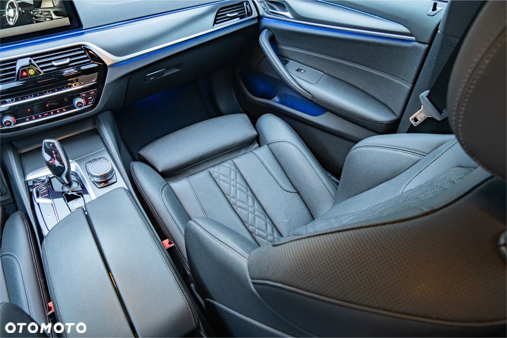 BMW Seria 5 520d xDrive MHEV M Sport sport - 19