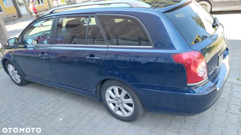 Toyota Avensis 2.0 D-4D Sol Premium - 3