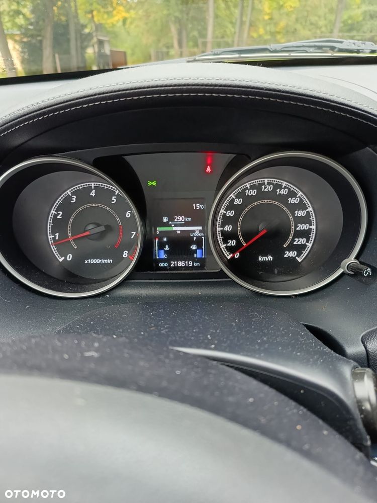 Mitsubishi Outlander - 5