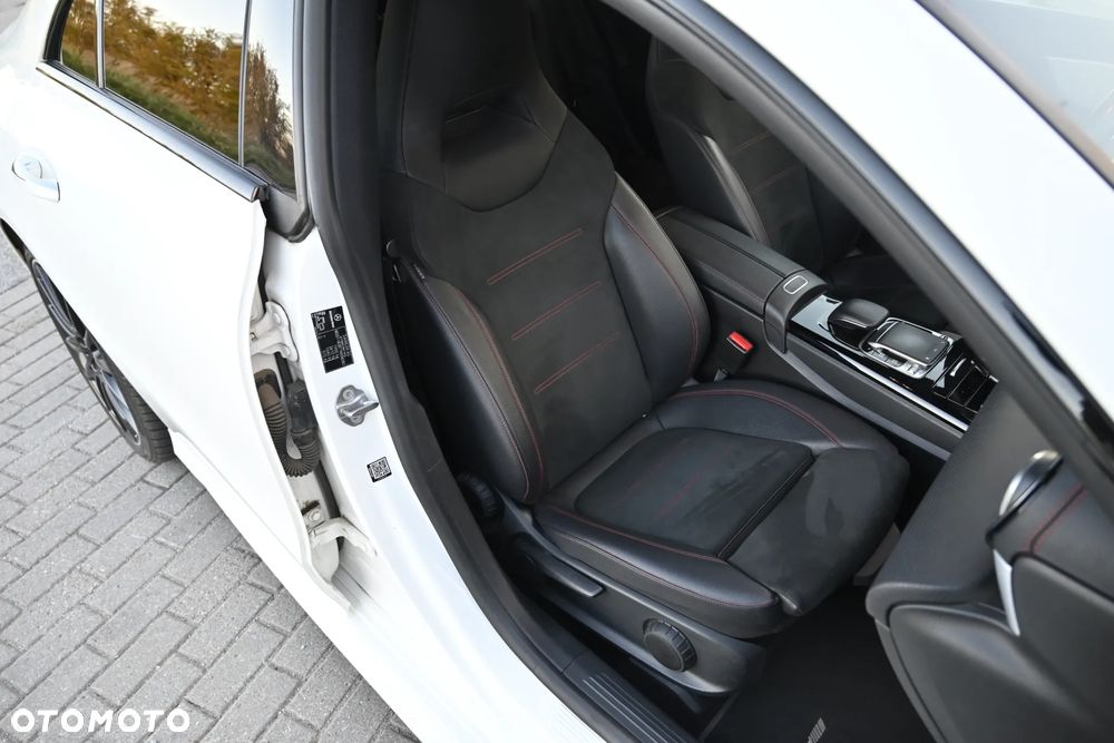Mercedes-Benz CLA - 25