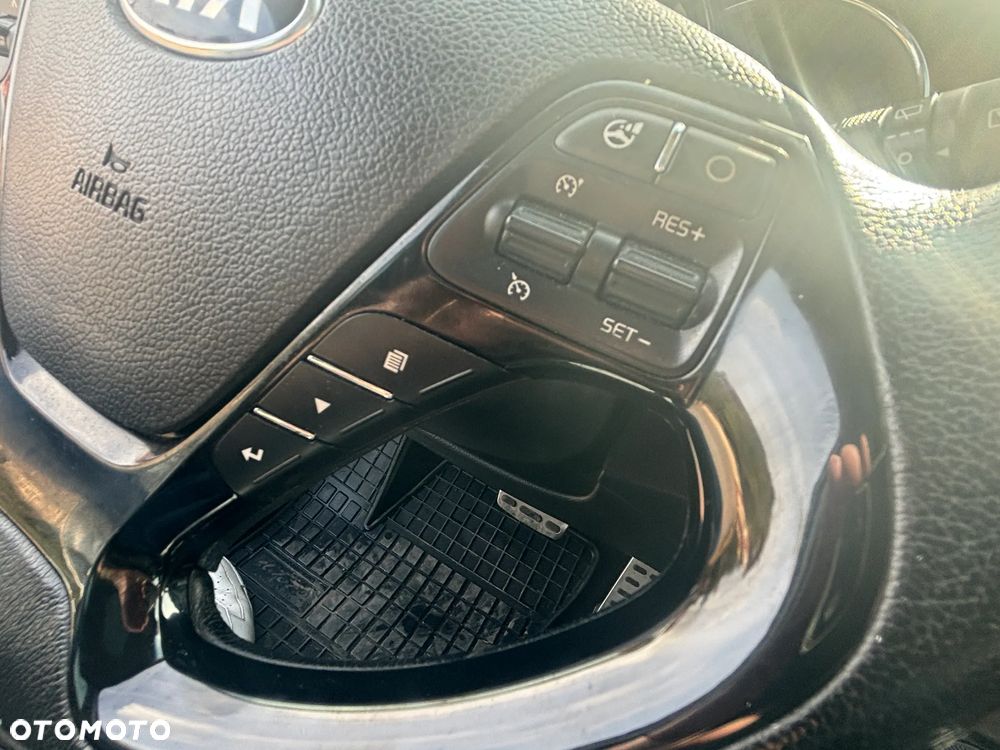 Kia Ceed 1.6 GDI DCT Platinum Edition - 25