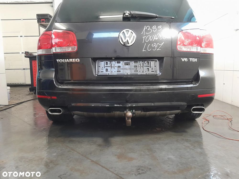 VW TOUAREG ZDERZAK TYLNY TYŁ PDC PARKTRONIC KOLOR: LC9X - 1