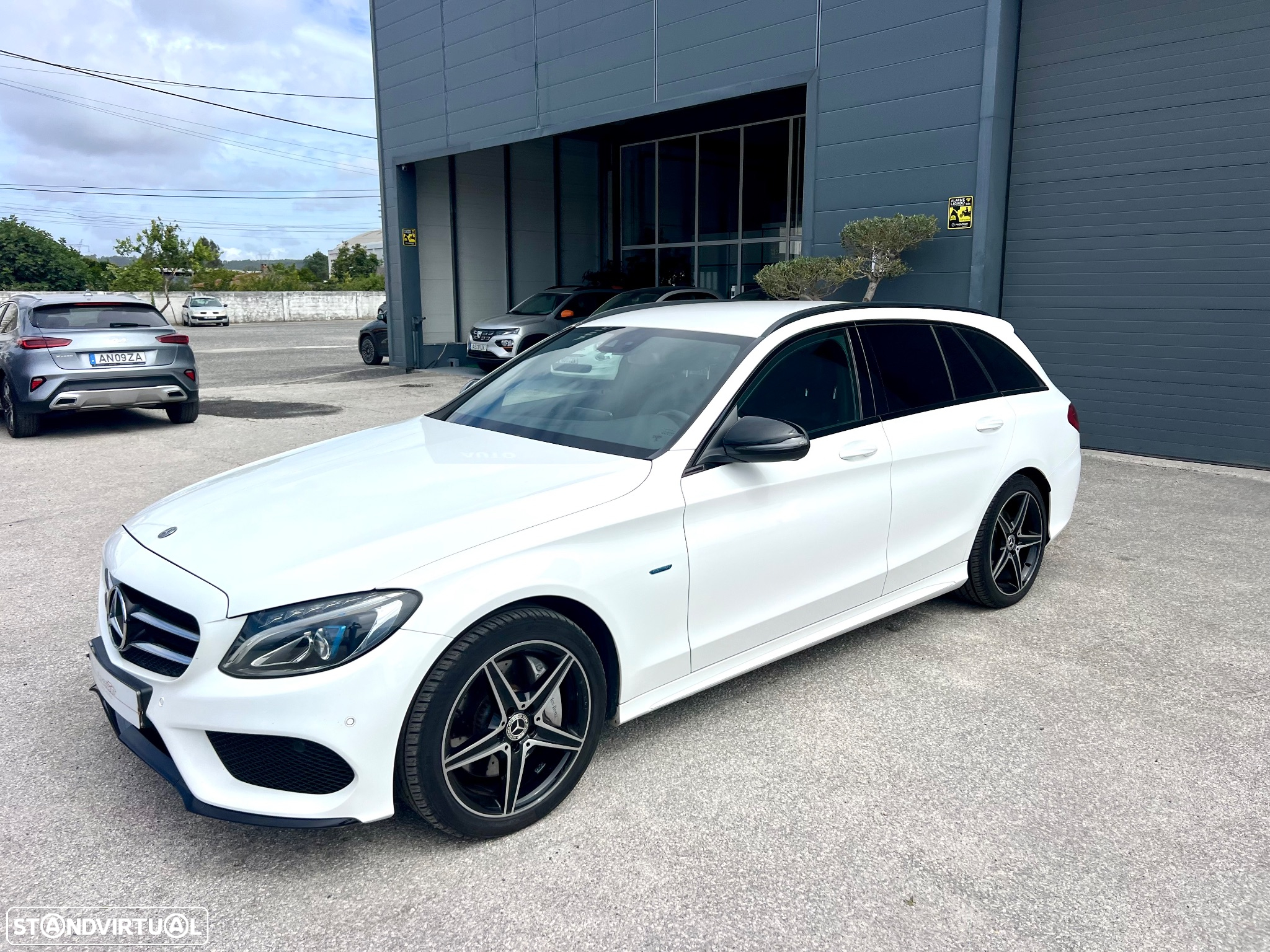 Mercedes-Benz C 350 e T 7G-TRONIC AMG Line - 4