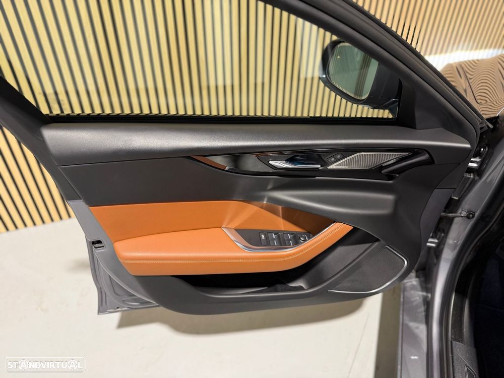 Jaguar XE 2.0 i4 R-Dynamic HSE - 22