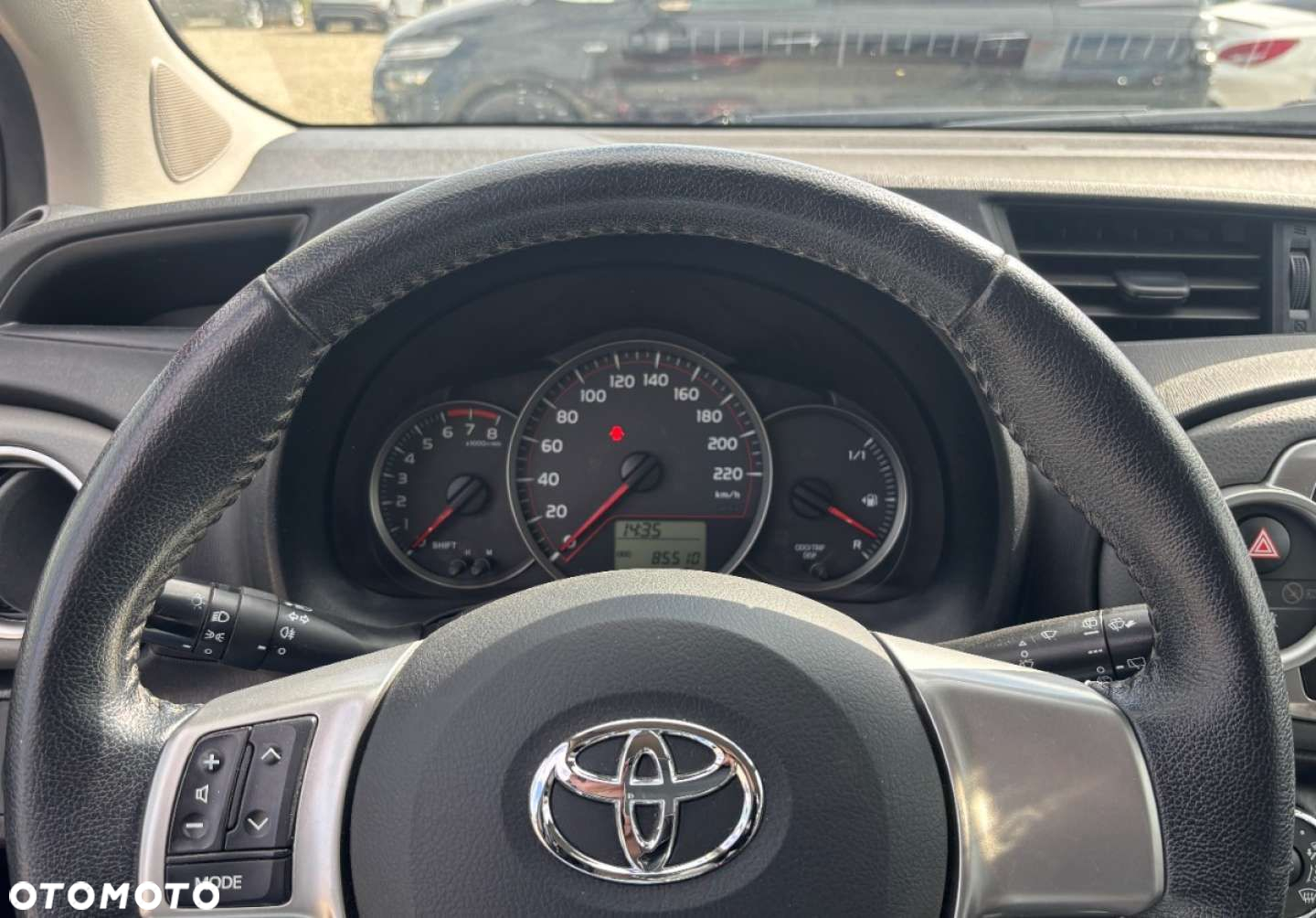 Toyota Yaris - 12