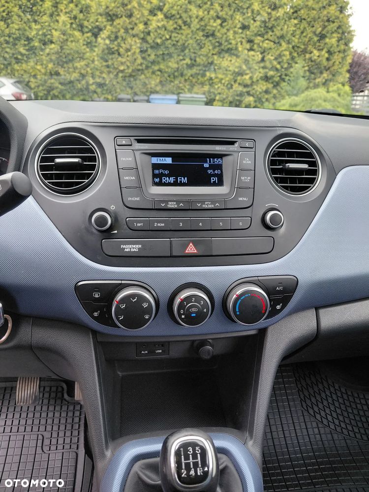 Hyundai i10 1.0 Fifa World Cup Edition - 9