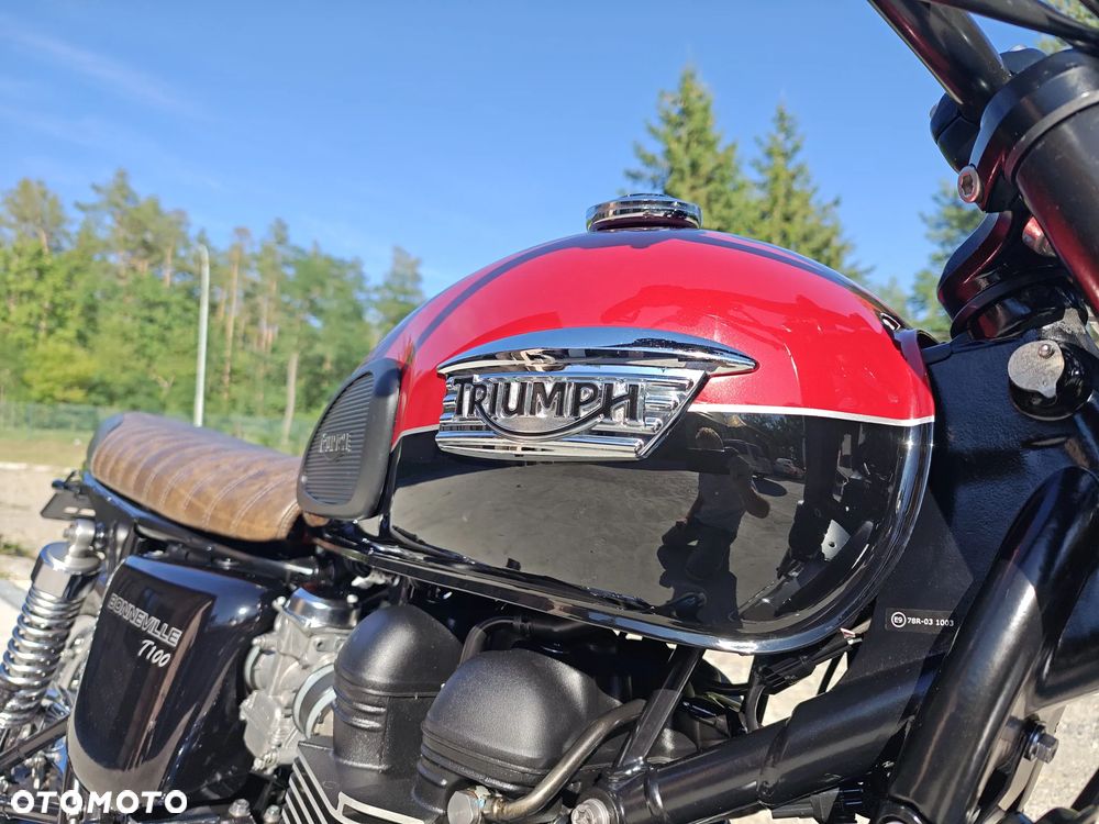 Triumph Bonneville - 6