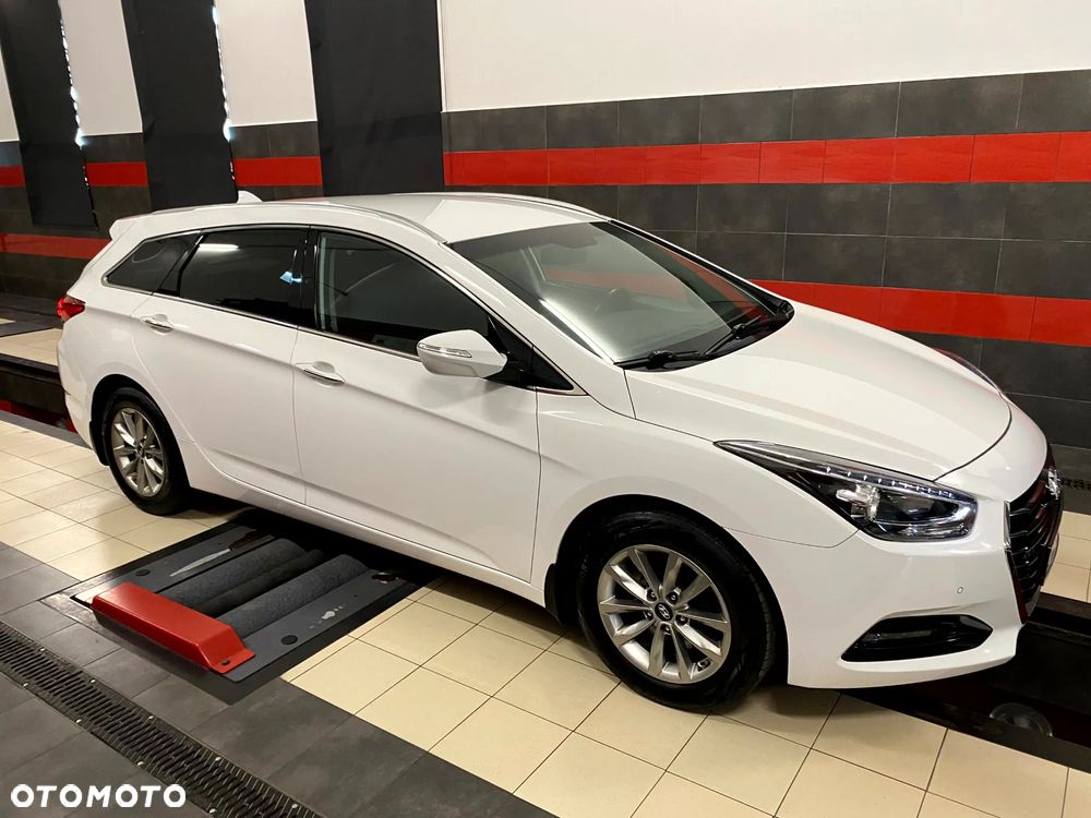 Hyundai i40 Kombi blue 1.6 Space - 8