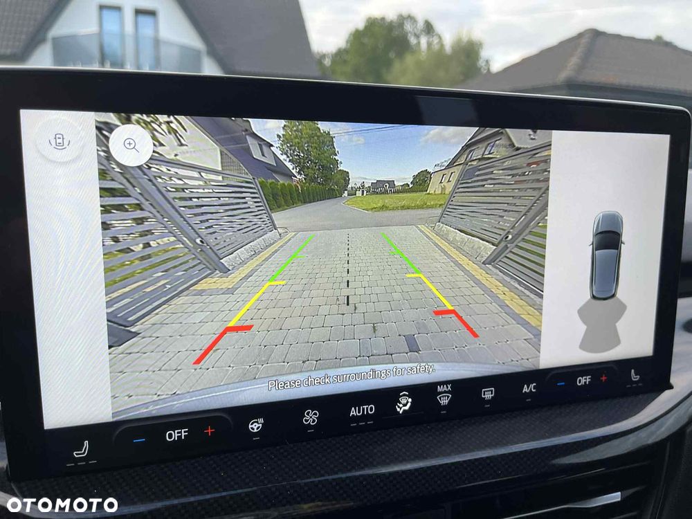 Ford Kuga 1.5 EcoBoost ST-LINE X - 25