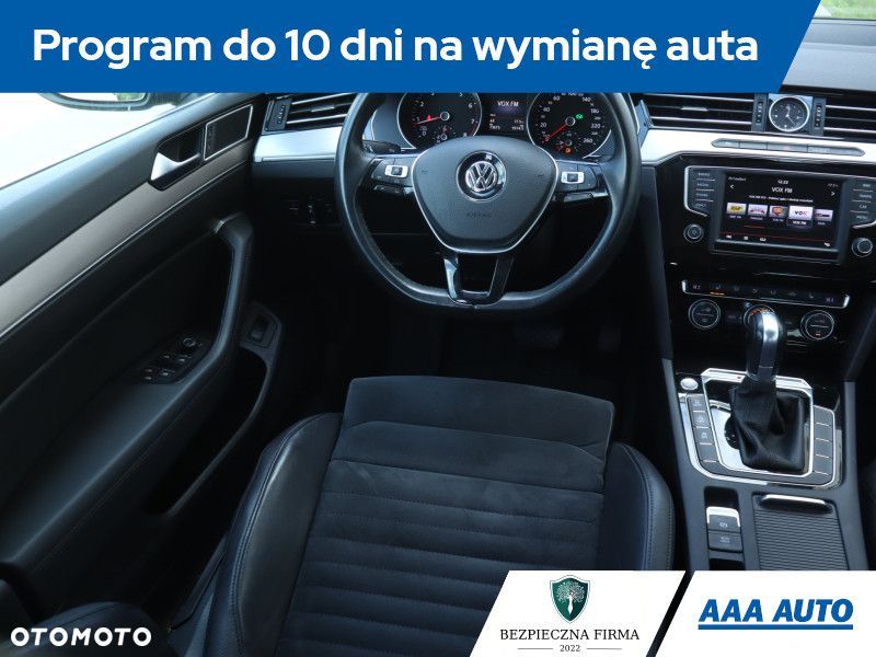 Volkswagen Passat - 9