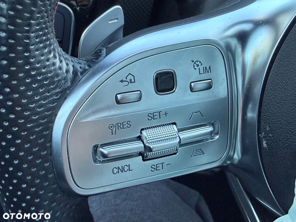 Mercedes-Benz CLA - 13